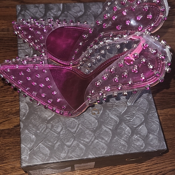 Pink Heels - Picture 4 of 4